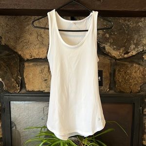 NWT under armour heat gear white ribbed tank medium